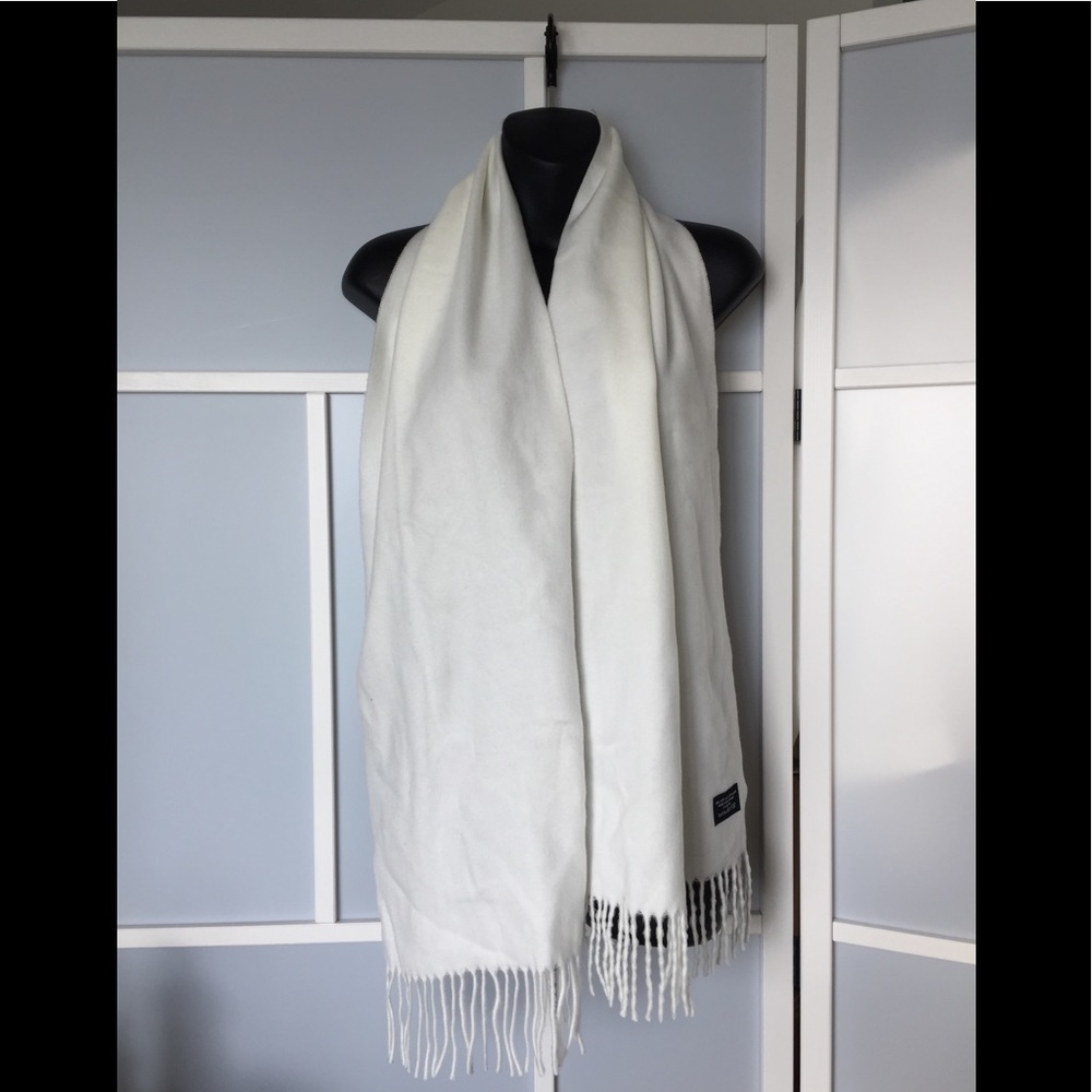 Soft White Scarf Made in Germany - Picture 5 of 5